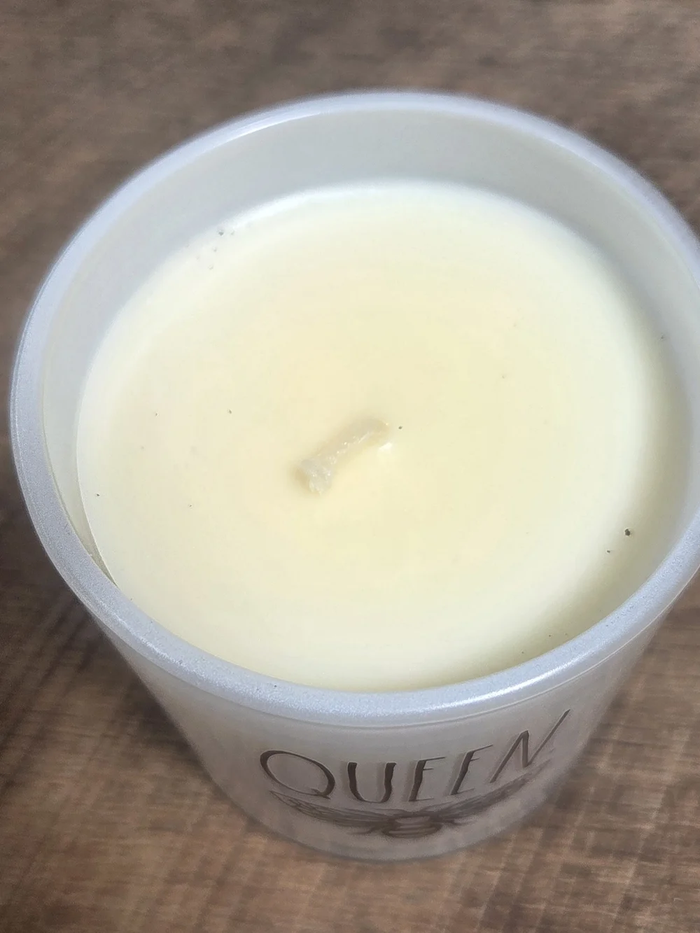 Rae Dunn QUEEN BEE Flower Scented Jar Candle w/ Lid 10.5 oz NEW Bin 1D